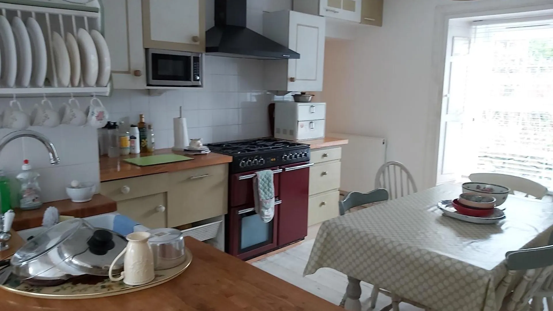 Bed & Breakfast 3 Bed Charming Cottage For Share ,Private Double Room , Fast Fibre Optik Int, Free Parking, Garden Edinburgh