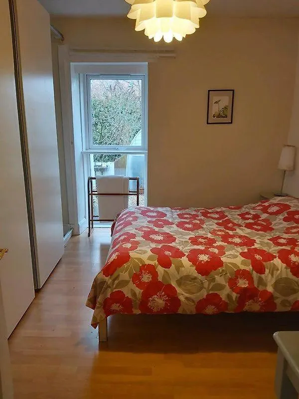 Nocleg ze śniadaniem 3 Bed Charming Cottage For Share ,Private Double Room , Fast Fibre Optik Int, Free Parking, Garden Edynburg